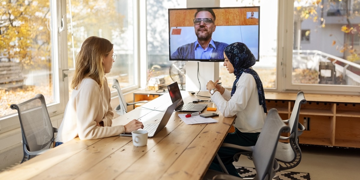 کار هیبریدی؛ راهکار رشد کسب و کارها